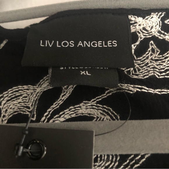 Livi Los Angeles Crochet Embroidered Lace Black and White Floral Boho Hippie Top - Picture 13 of 13